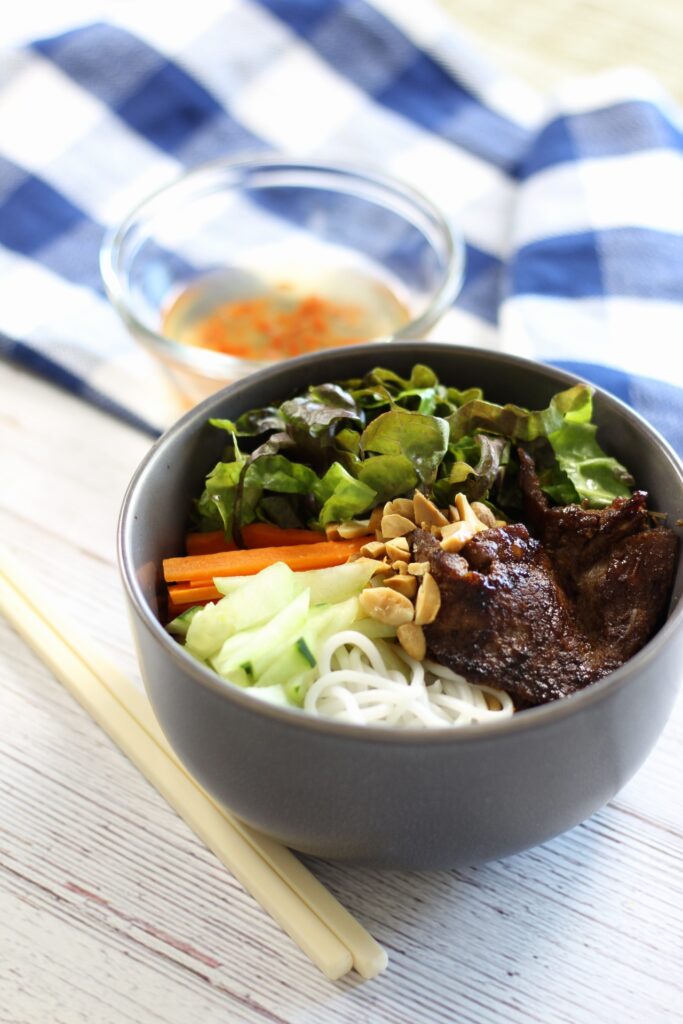 bun thit nuong
vermicelli noodle salad with lemongrass pork
fish sauce