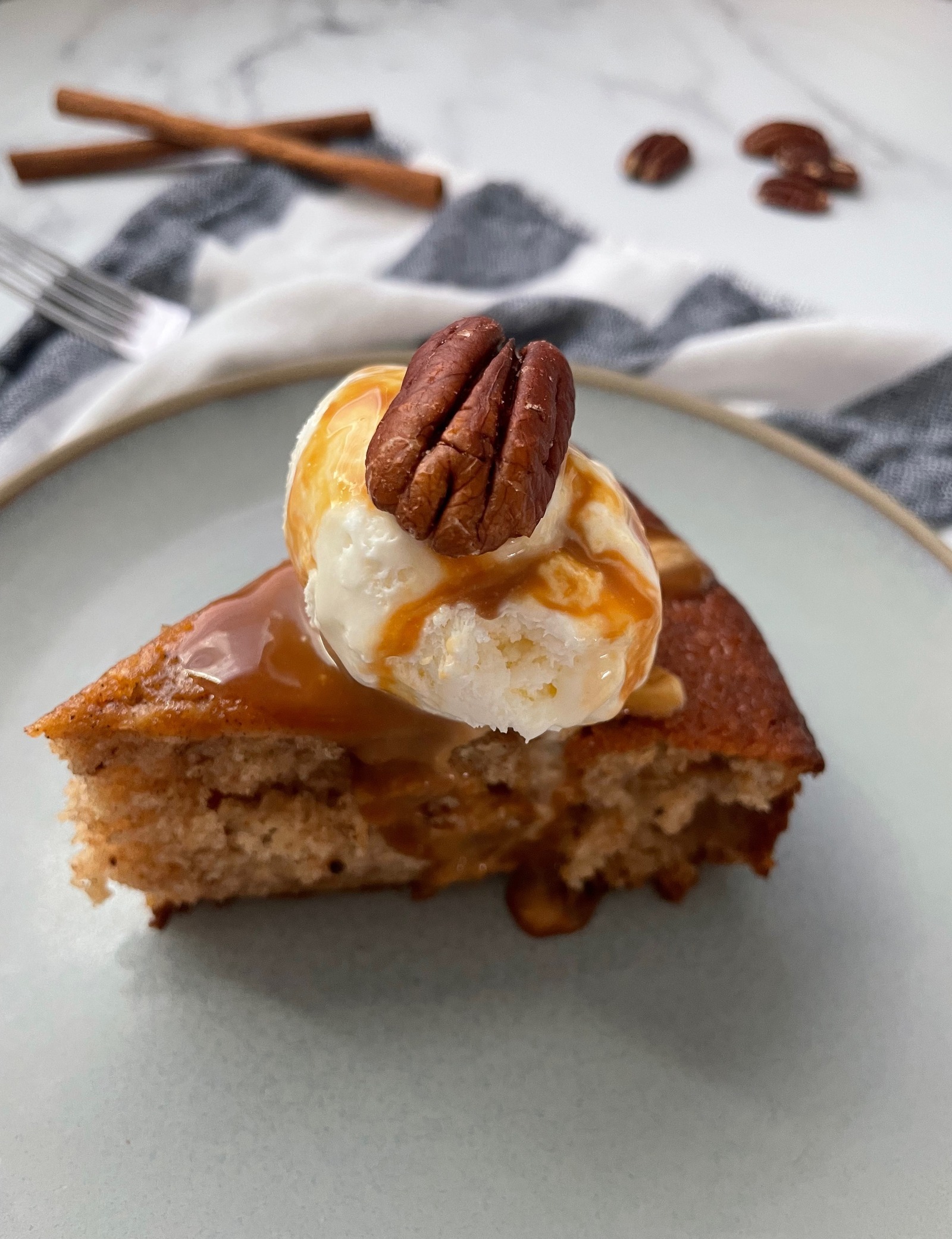 Easiest Apple Spice Cake